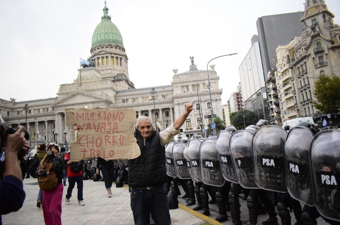 Tensión en una nueva marcha de jubilados en el Congreso