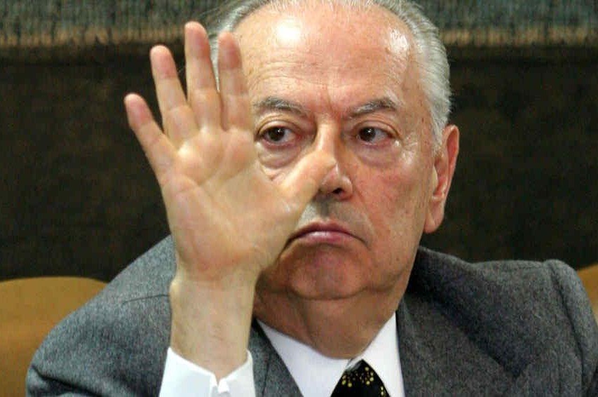 Detectan fondos por u$s16 millones del ex ministro Corach en el exterior