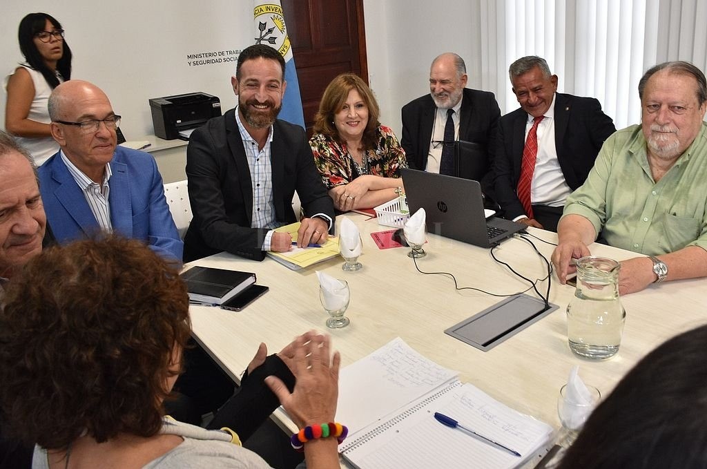 Santa Fe: El gobierno negocia una suba salarial con docentes