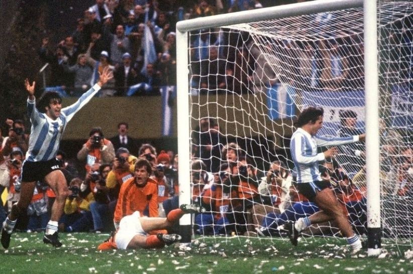 El FMI lo bajó a la Argentina de organizar en Mundial 2030 de fútbol